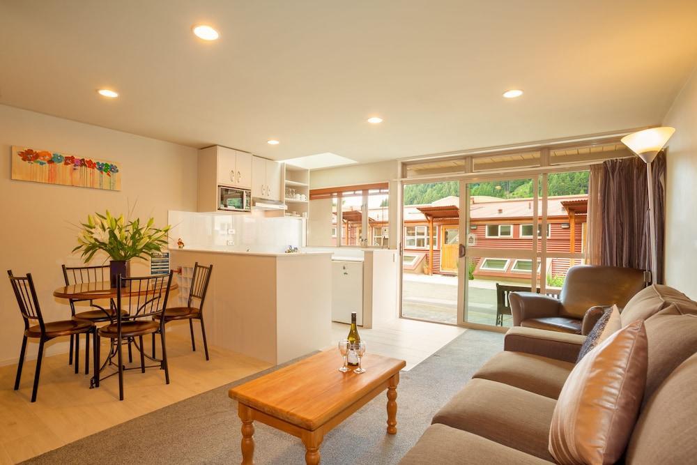 Cranbury Court Apartments Queenstown Bagian luar foto